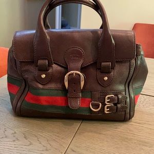 Gucci purse never used. Leather